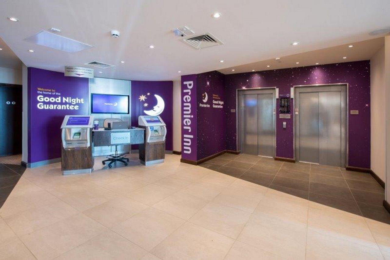 Premier Inn Worthing Seafront Exterior photo
